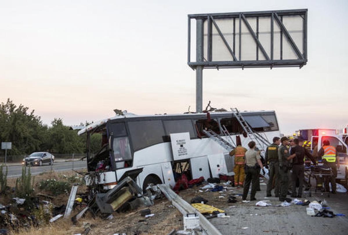 Panama bus crash kills at least 18, 33 injured